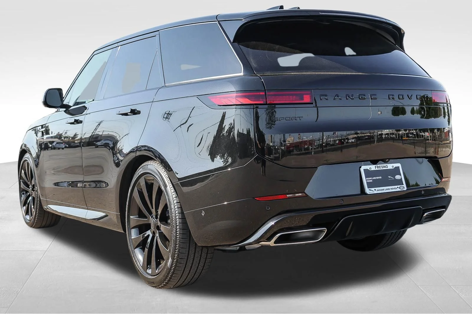 New 2026 Santorini Black Land Rover Dynamic SE image 7