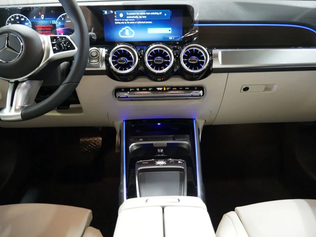 Certified Used 2026 Polar White Mercedes-Benz GLB 250 image 39