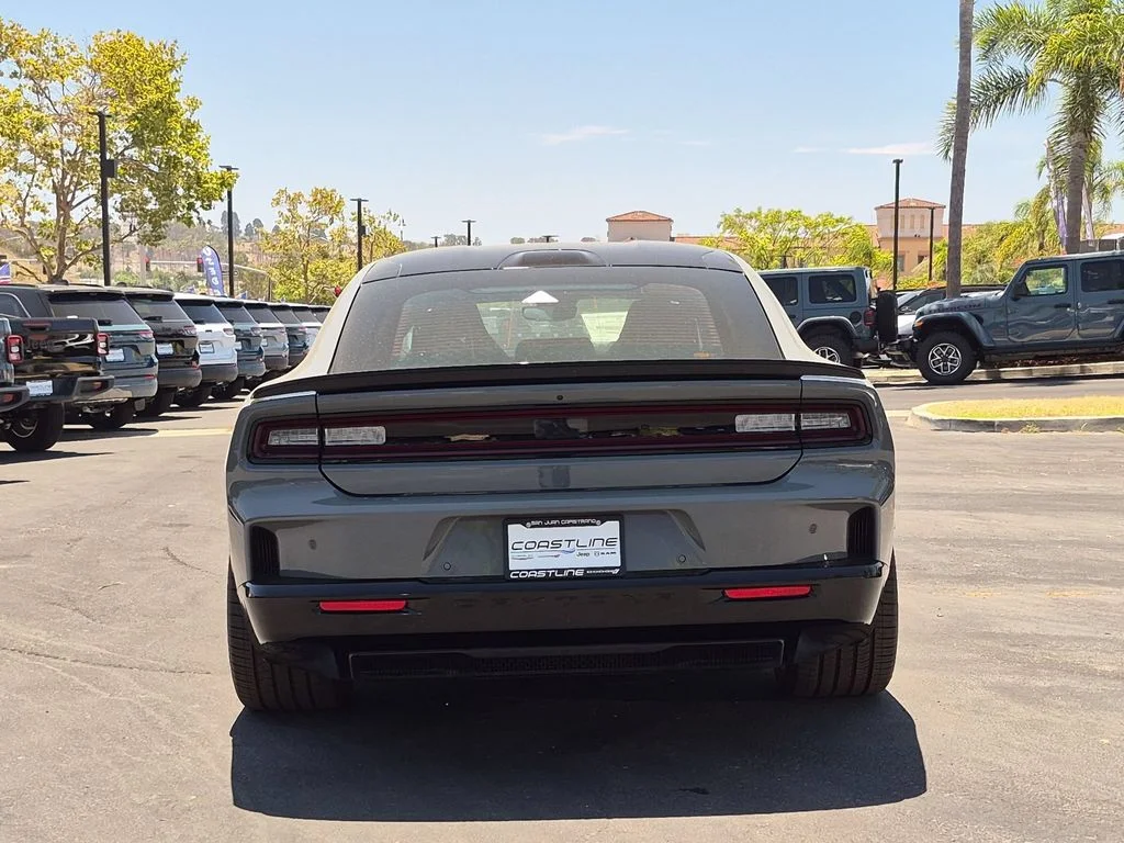 2026 Dodge Charger Daytona Scat Pack - Photo 6