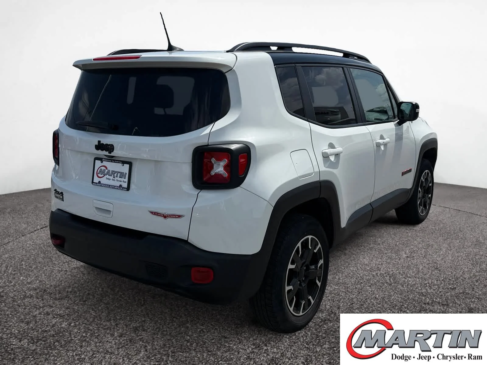 Used 2023 Alpine White Clearcoat Jeep Trailhawk image 5