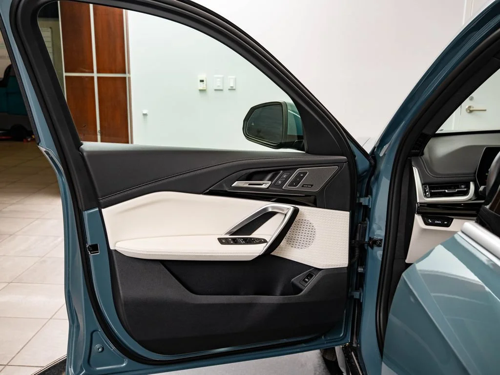 New 2026 Cape York Green Metallic BMW xDrive28i image 26