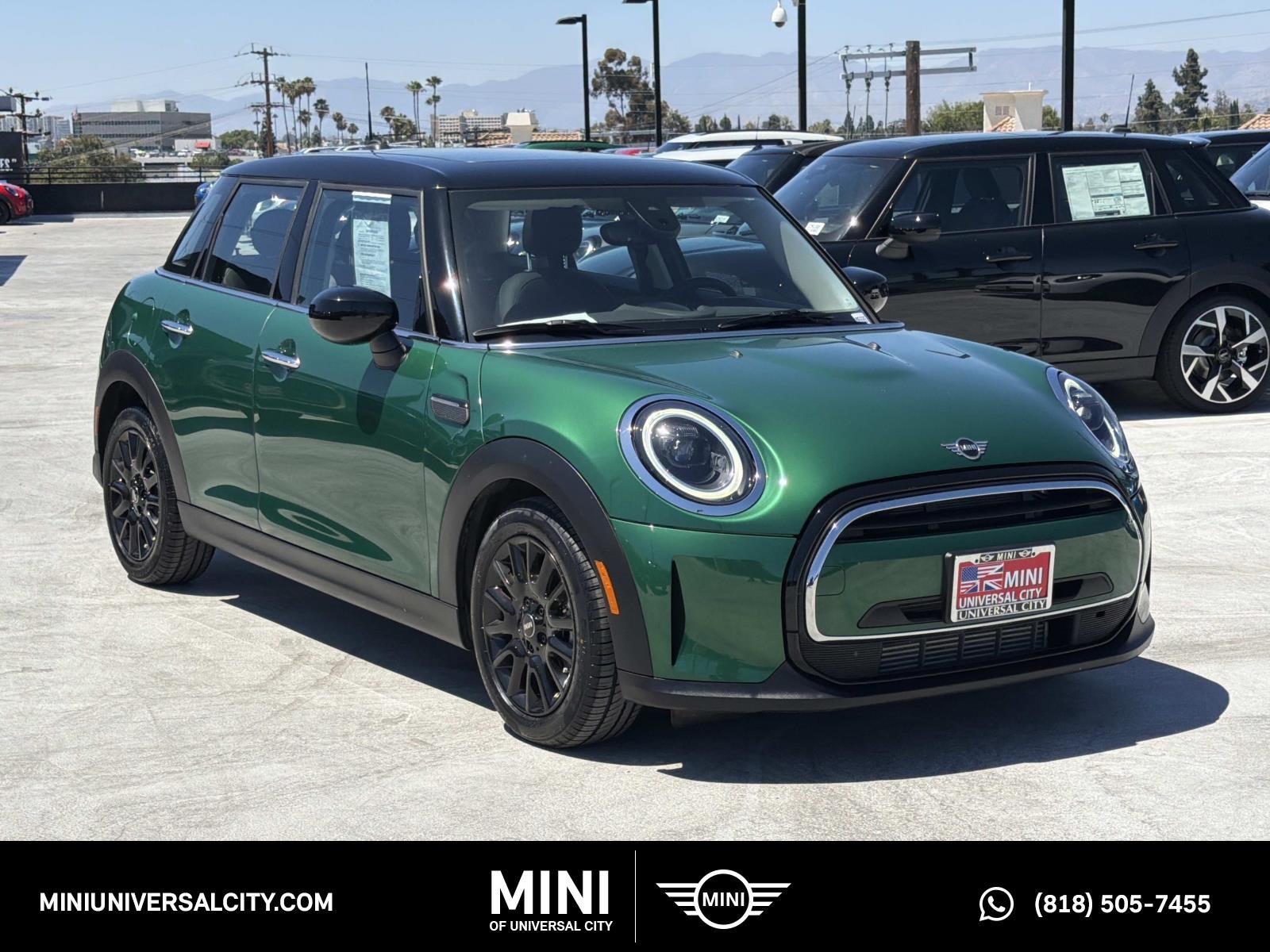 2024 MINI Hardtop Cooper's photo