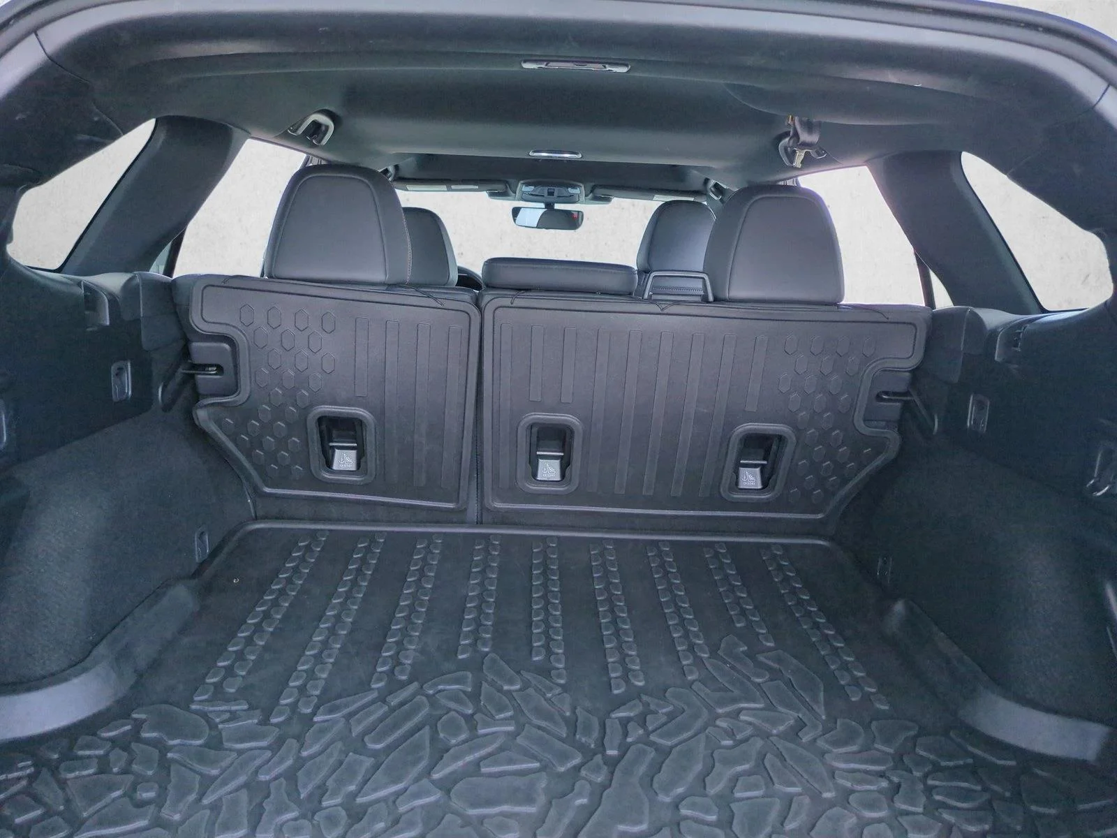 Used 2024 Crystal White Pearl Subaru Wilderness image 6
