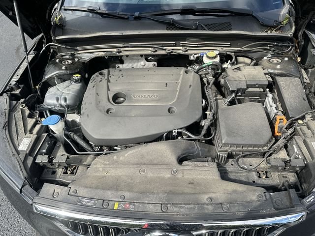 Used 2024  Volvo B5 Core image 20