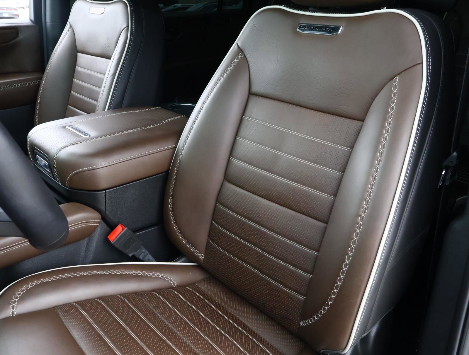 2025 GMC Yukon XL Denali Ultimate - Photo 17