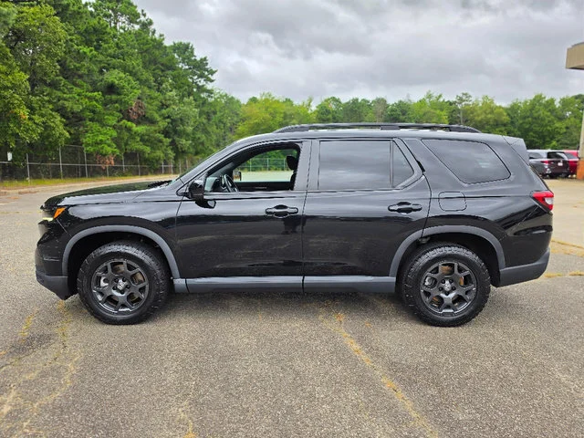 Certified Used 2025 Crystal Black Pearl Honda TrailSport image 3