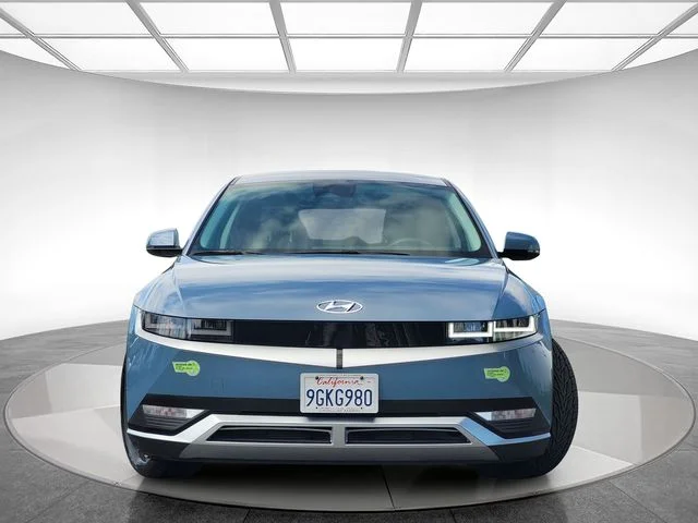Used 2023 Blue Hyundai SE image 2