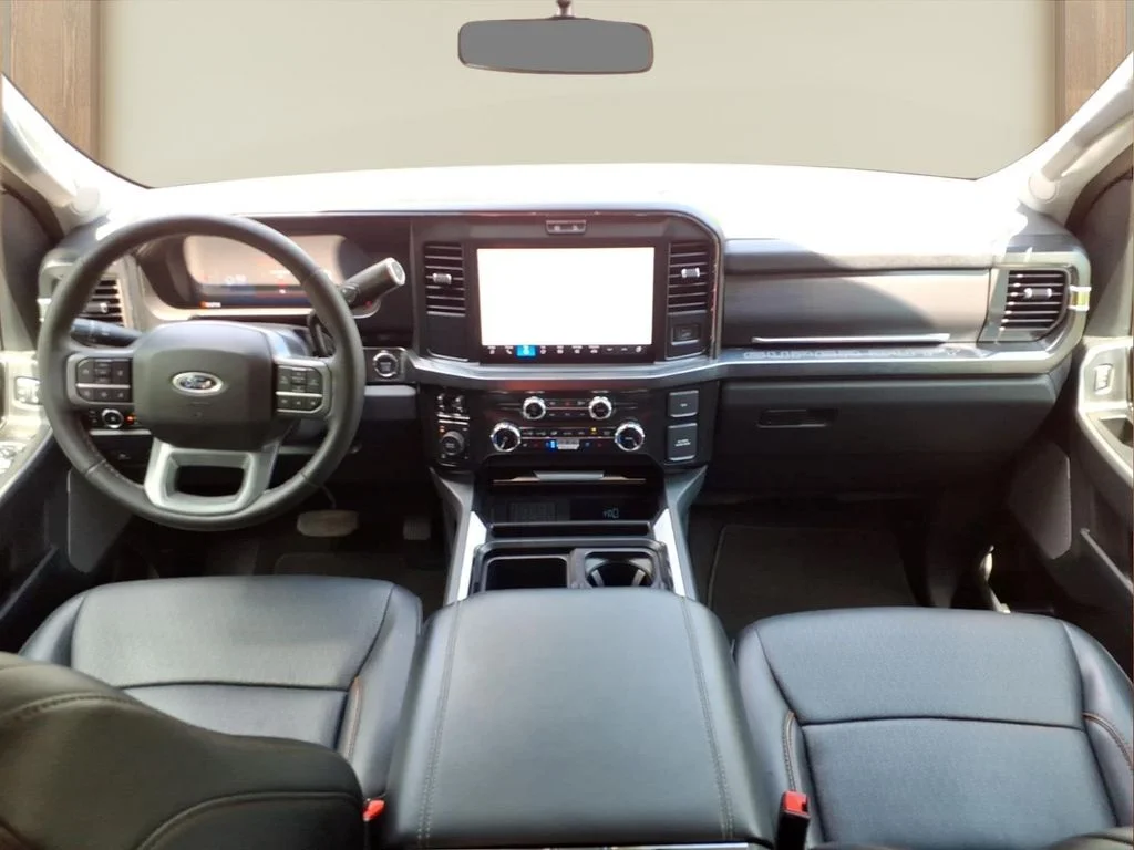 Used 2025 White Ford Lariat image 25