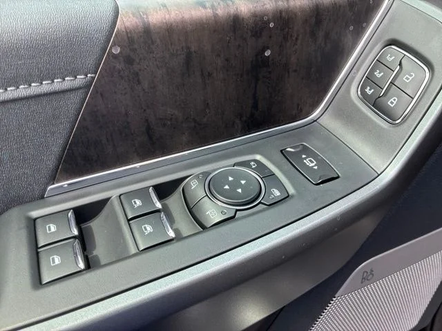 New 2026 Agate Black Metallic Ford F-350® Lariat® image 17