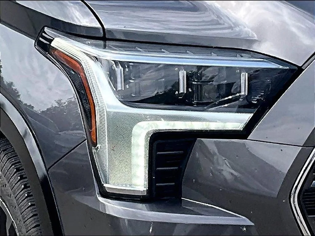 2024 Toyota Sequoia Platinum - Photo 33