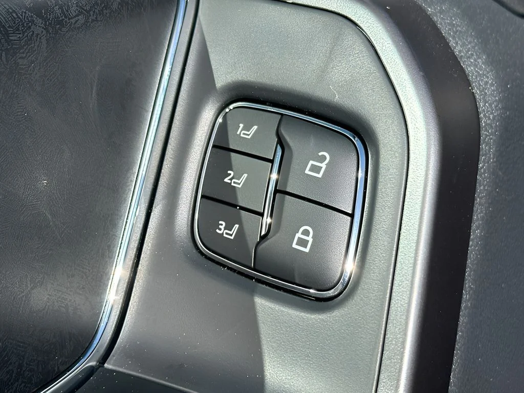 New 2026 Agate Black Metallic Ford Tremor image 15