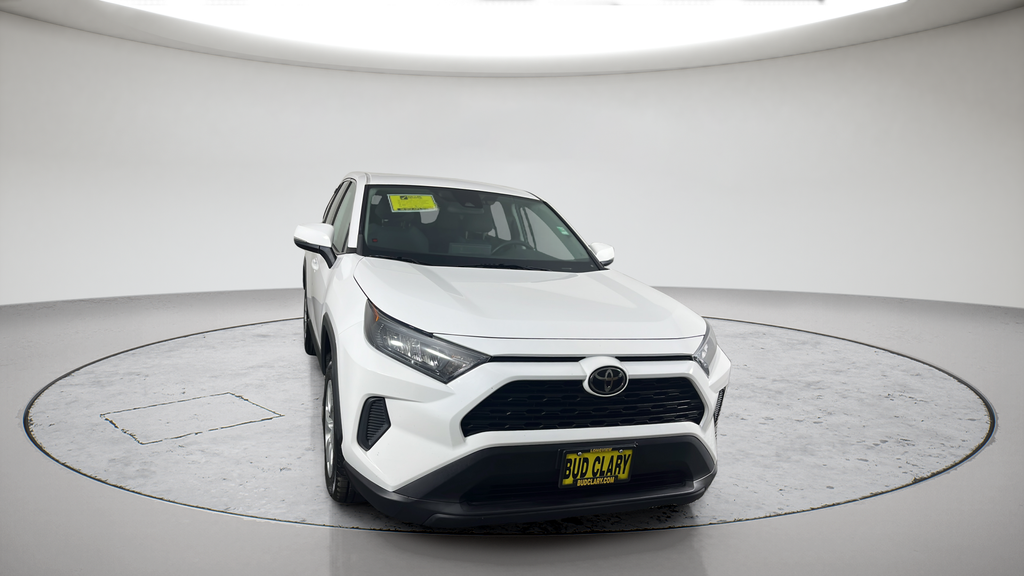 2022 Toyota RAV4 LE - Photo 12