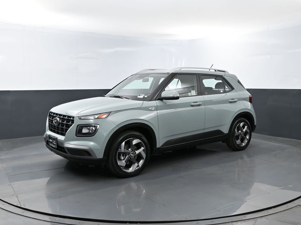 2025 Hyundai Venue SEL IVT's photo
