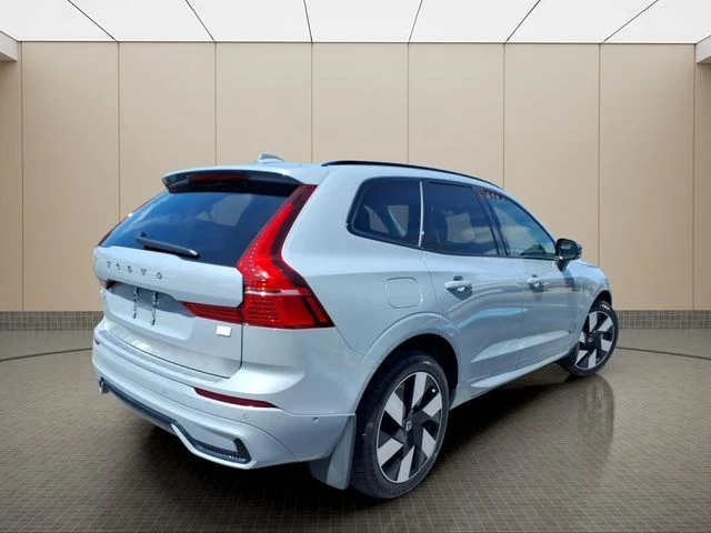 Used 2024 Gray Volvo Ultimate image 8
