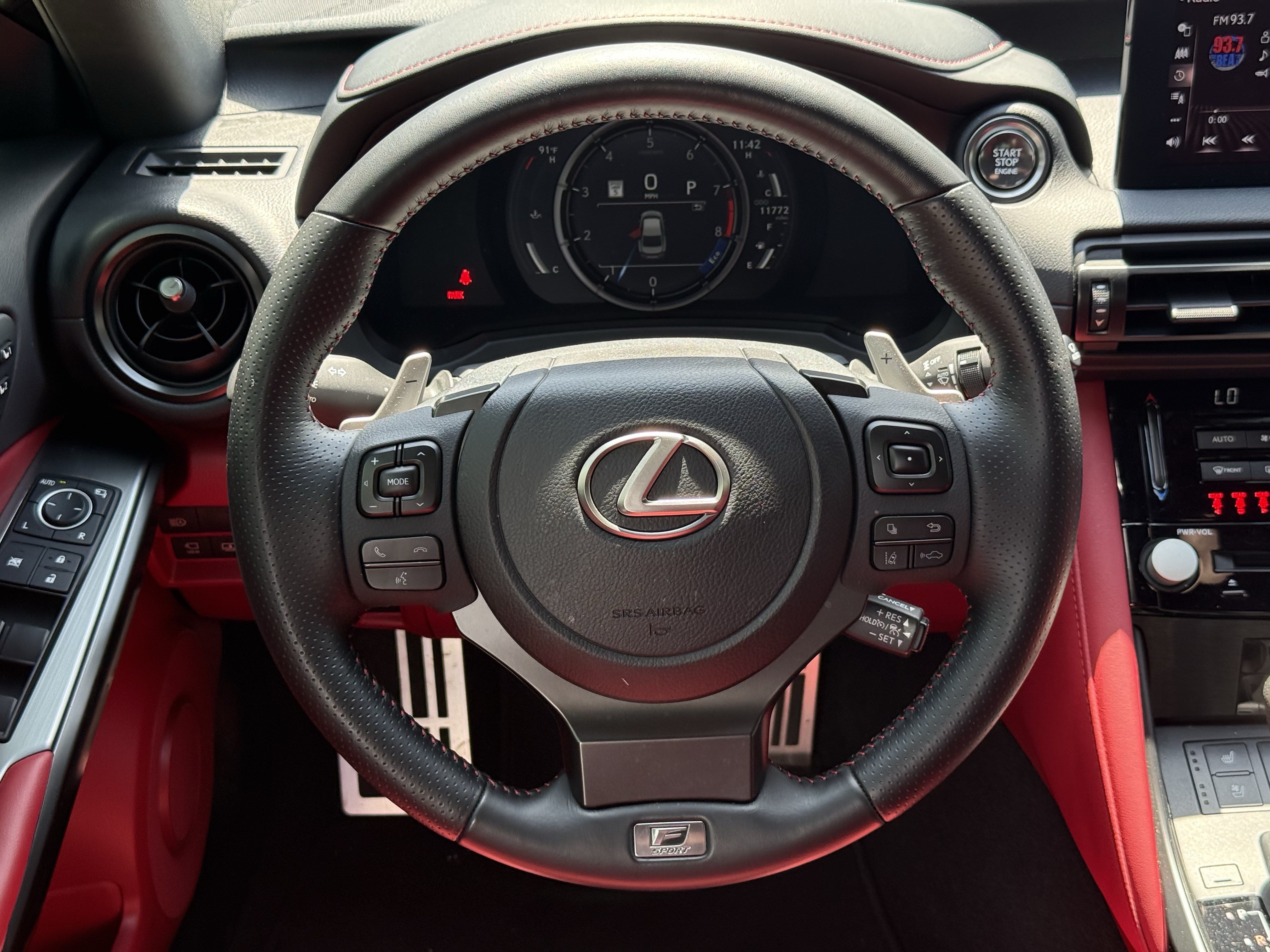 Used 2025  Lexus  image 14