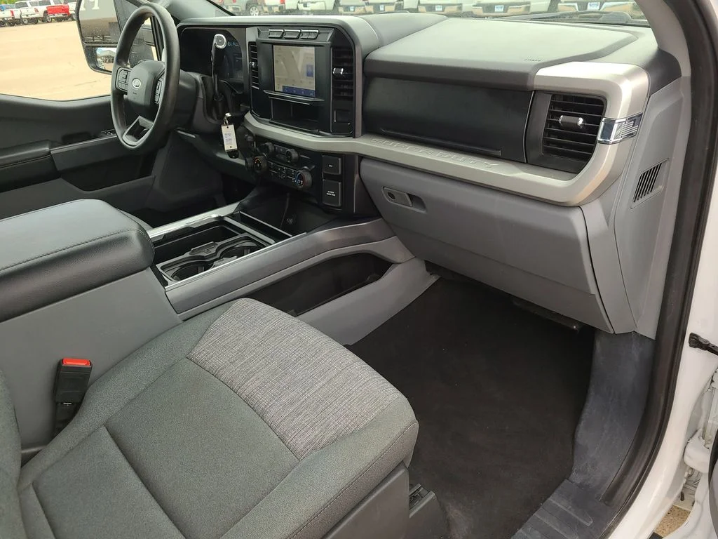 Used 2024 White Ford XLT image 11