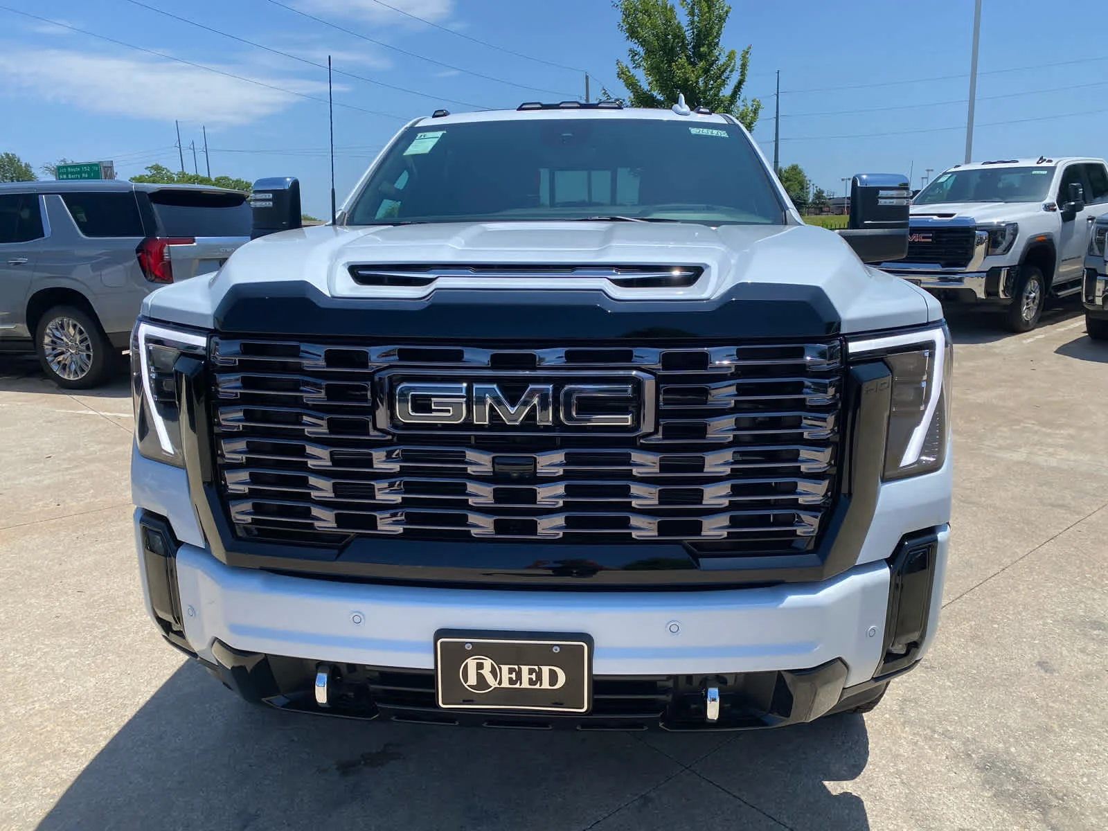 New 2026 Glacier White Tricoat GMC Denali Ultimate image 2