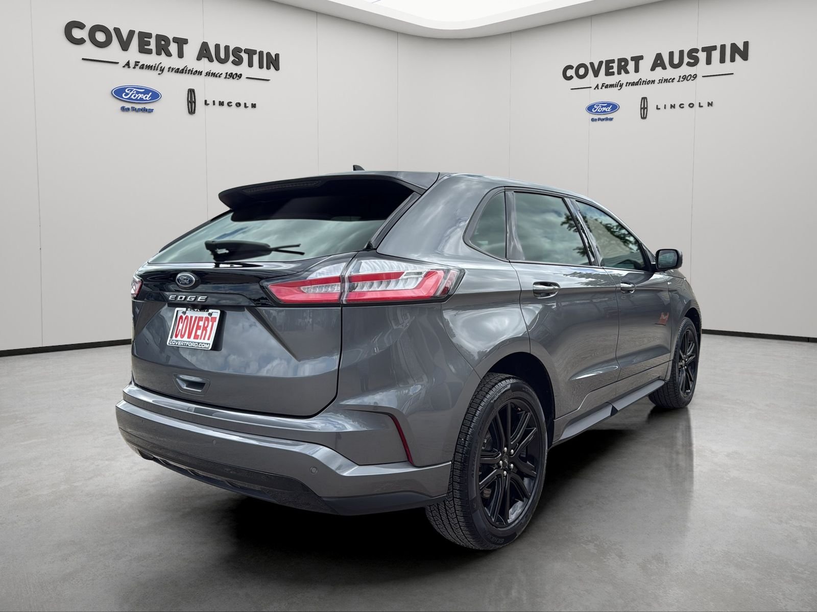 Used 2023 Gray Ford ST Line image 5
