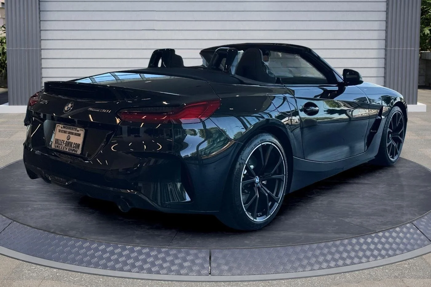New 2026 Black BMW sDrive30i image 3