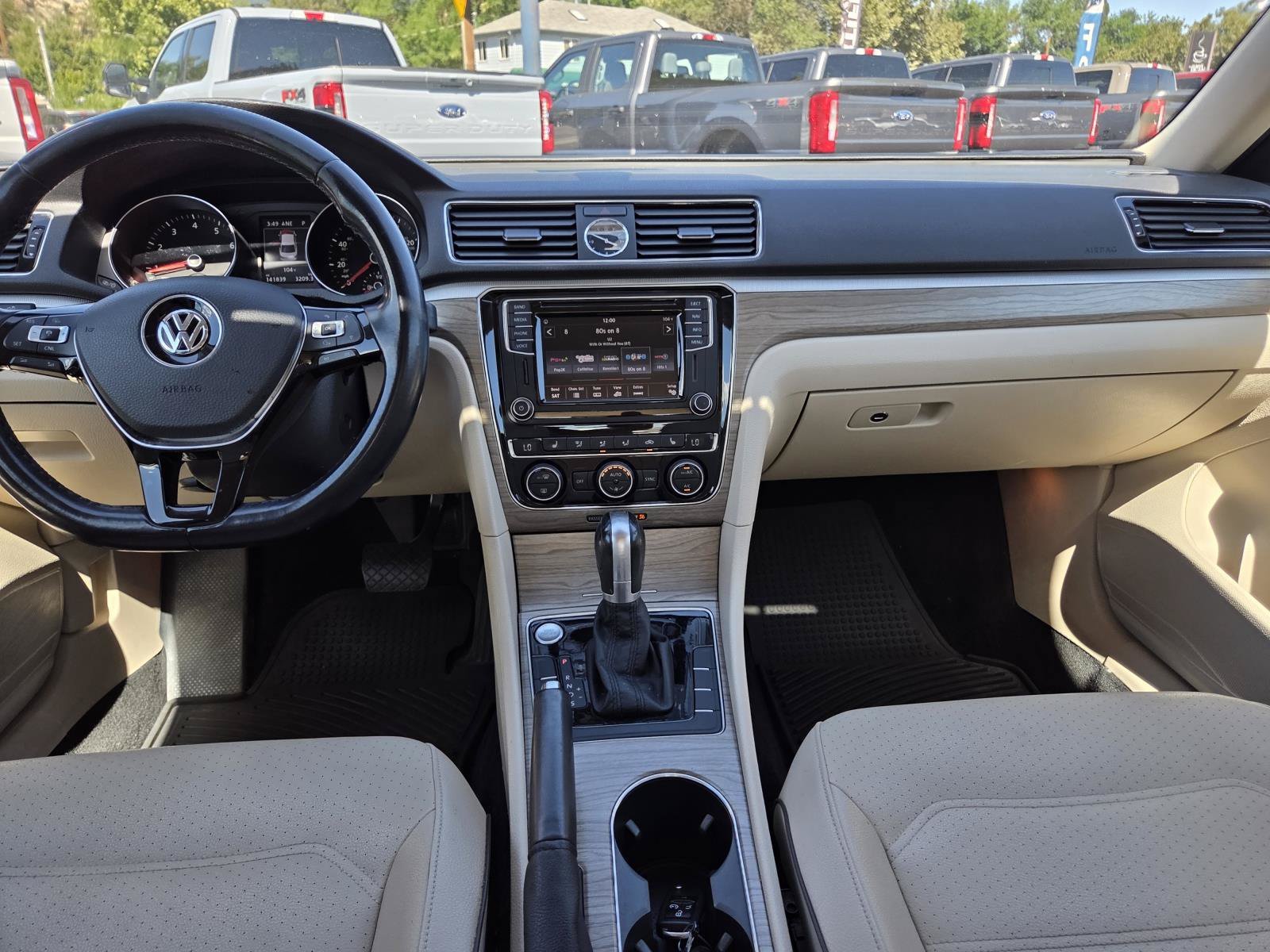 Used 2017  Volkswagen 1.8T SE w/Technology image 15