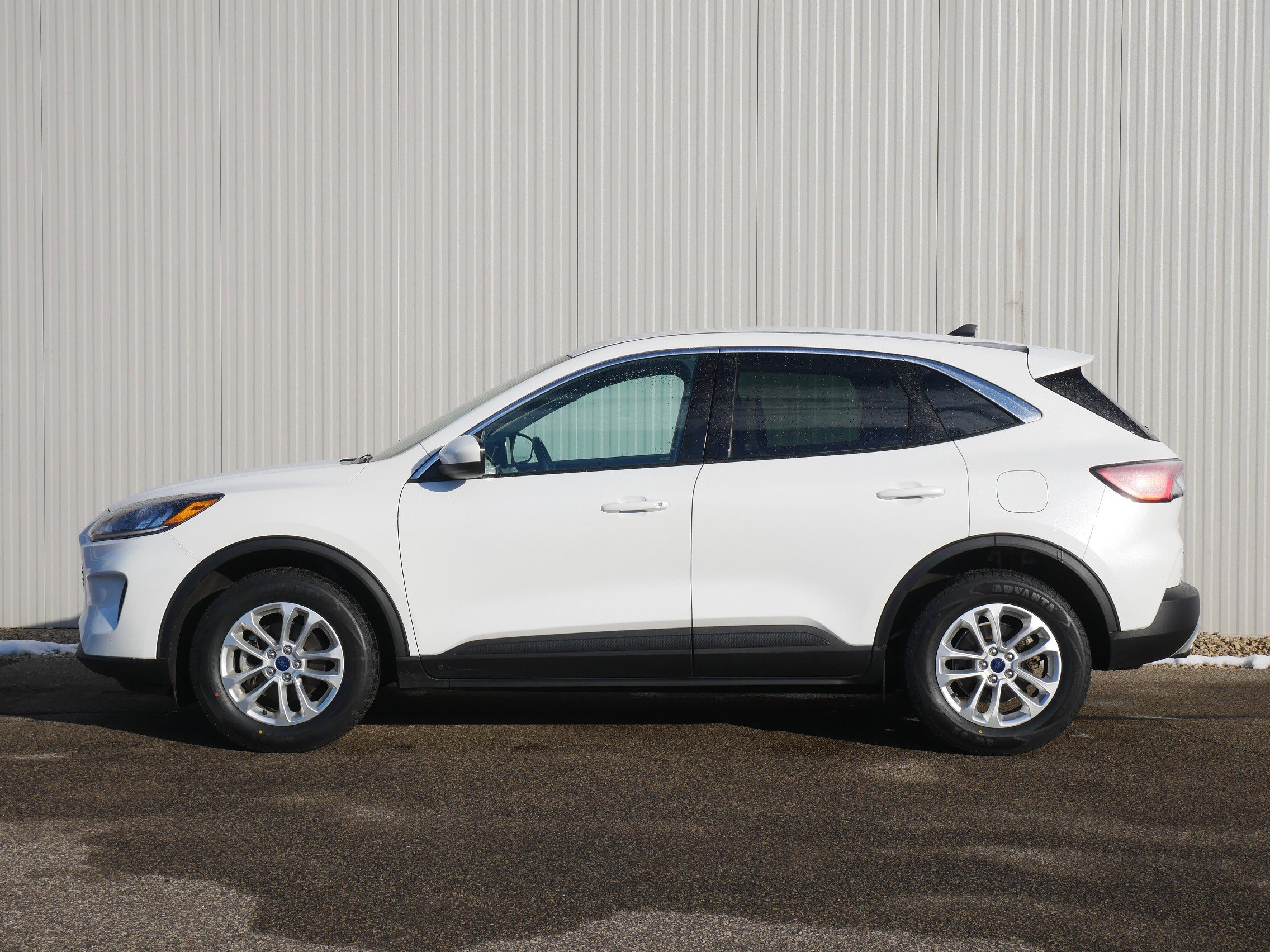 Used 2020 Ford Escape SE with VIN 1FMCU9G65LUC31193 for sale in Hastings, Minnesota