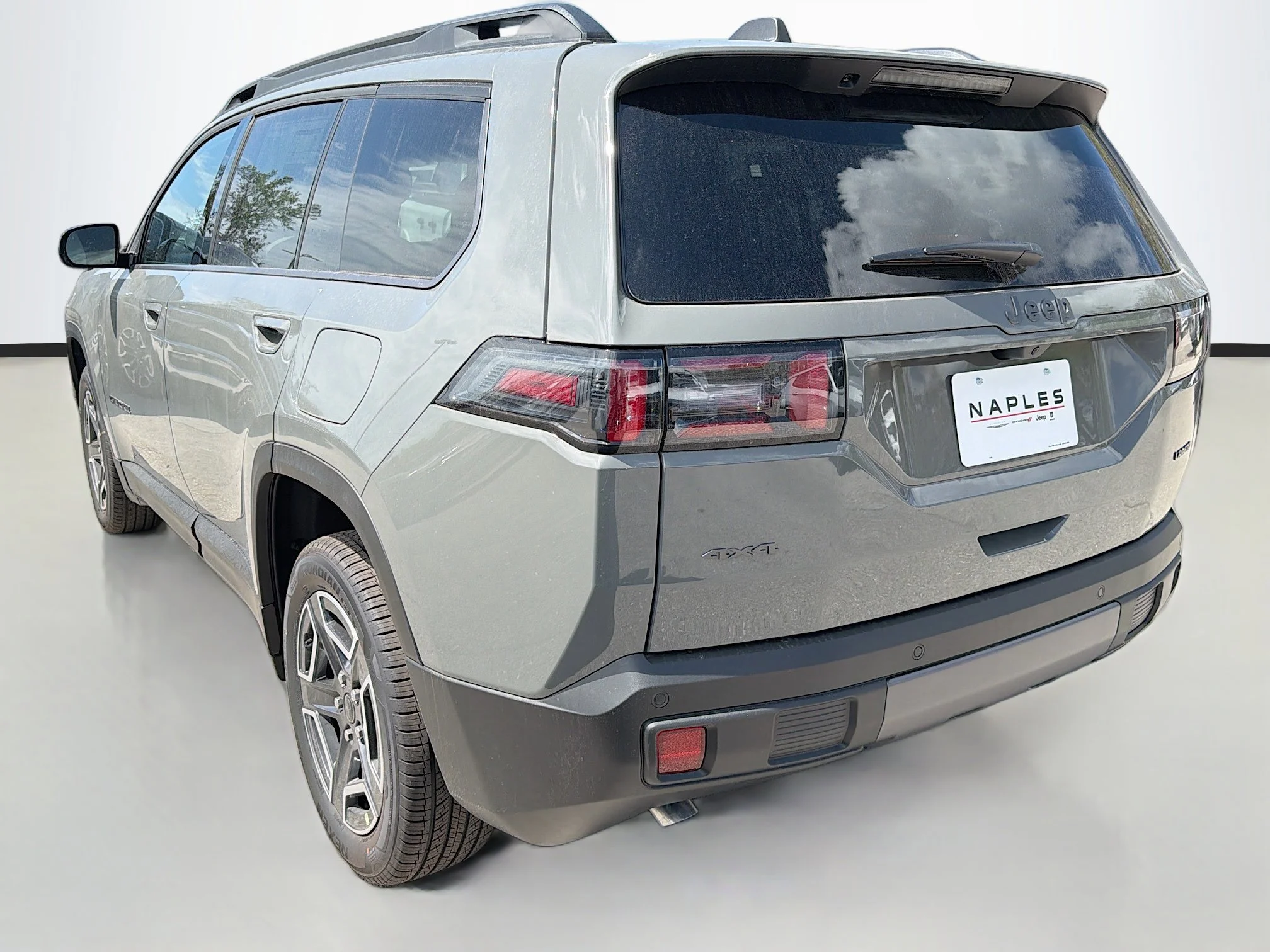 New 2026 Sting-Gray Clear-Coat Exterior Paint Jeep Laredo image 6
