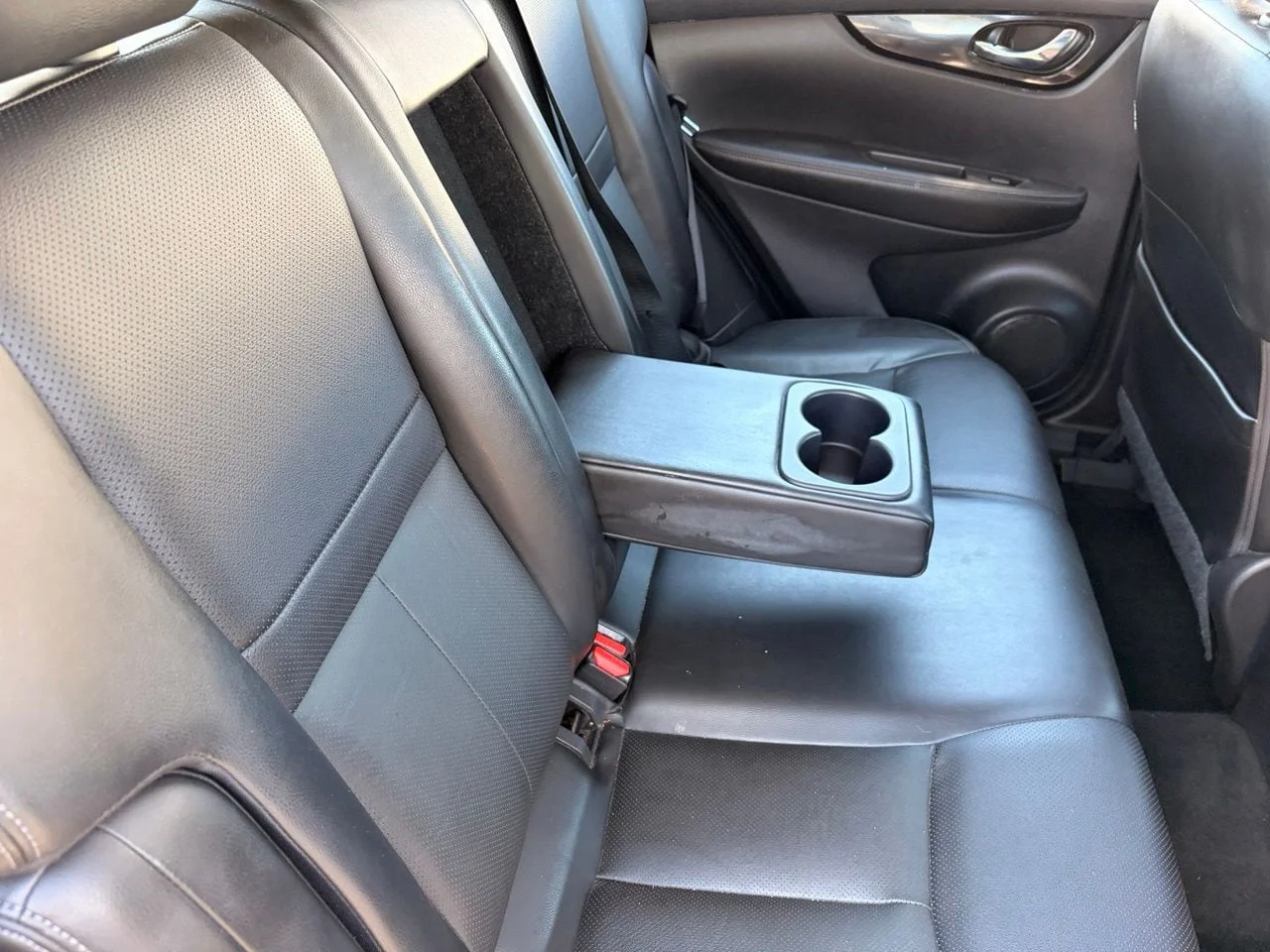 Used 2022 Gun Metallic Nissan SL image 13