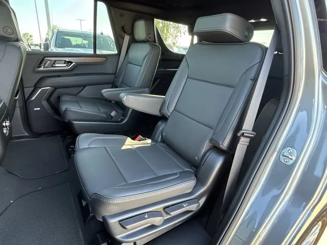 2027 GMC Yukon Denali - Photo 25