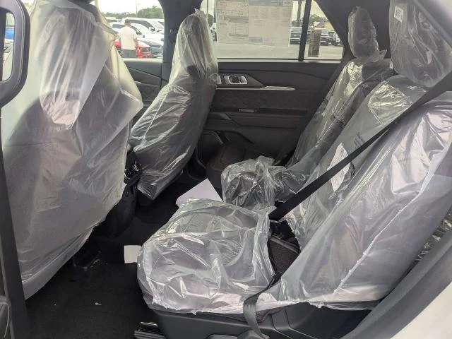 New 2026 Star White Metallic Tri-Coat Ford Platinum™ image 49