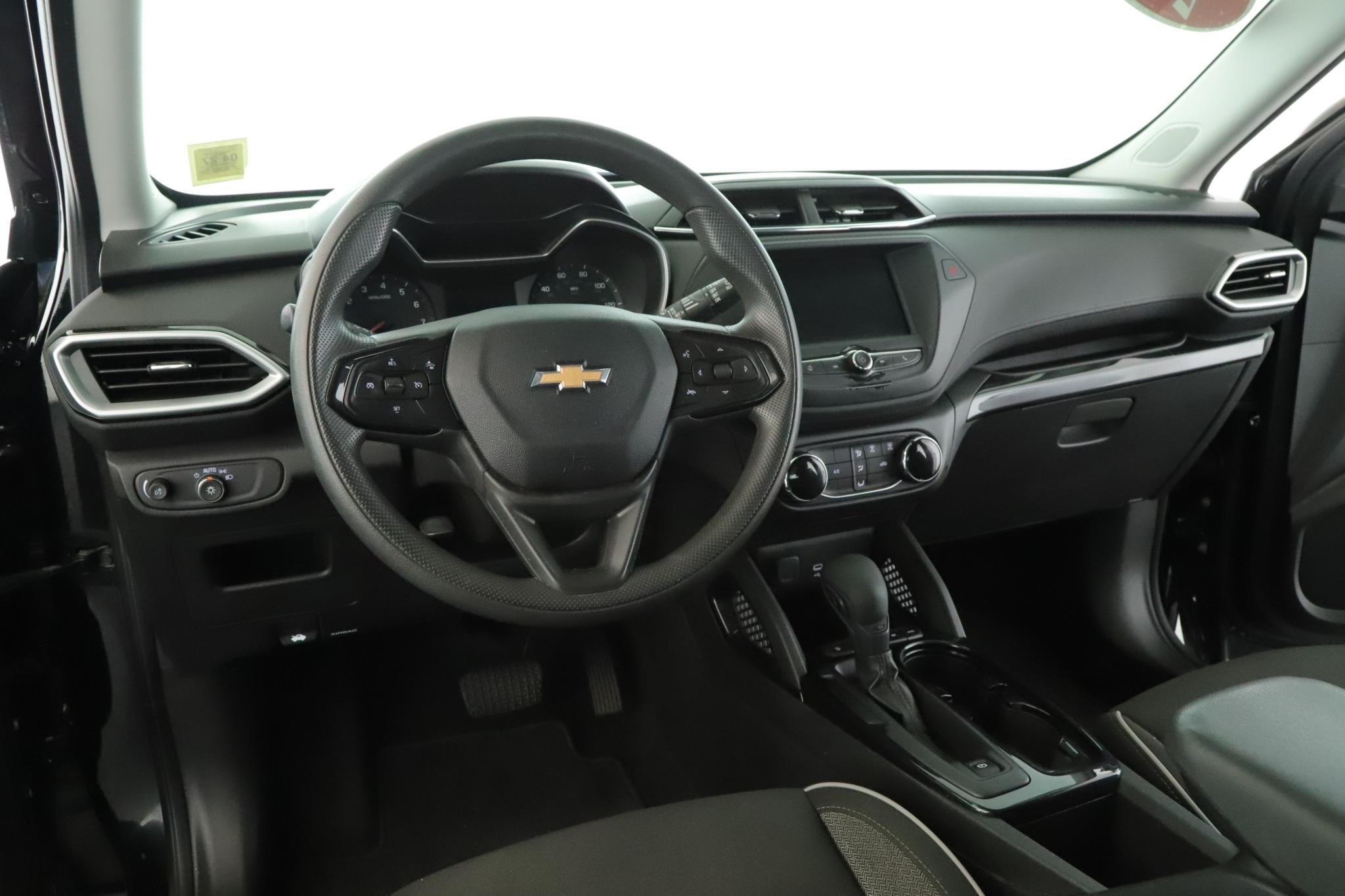 Used 2021 Chevrolet Trailblazer LS with VIN KL79MNSL7MB092778 for sale in Amityville, NY