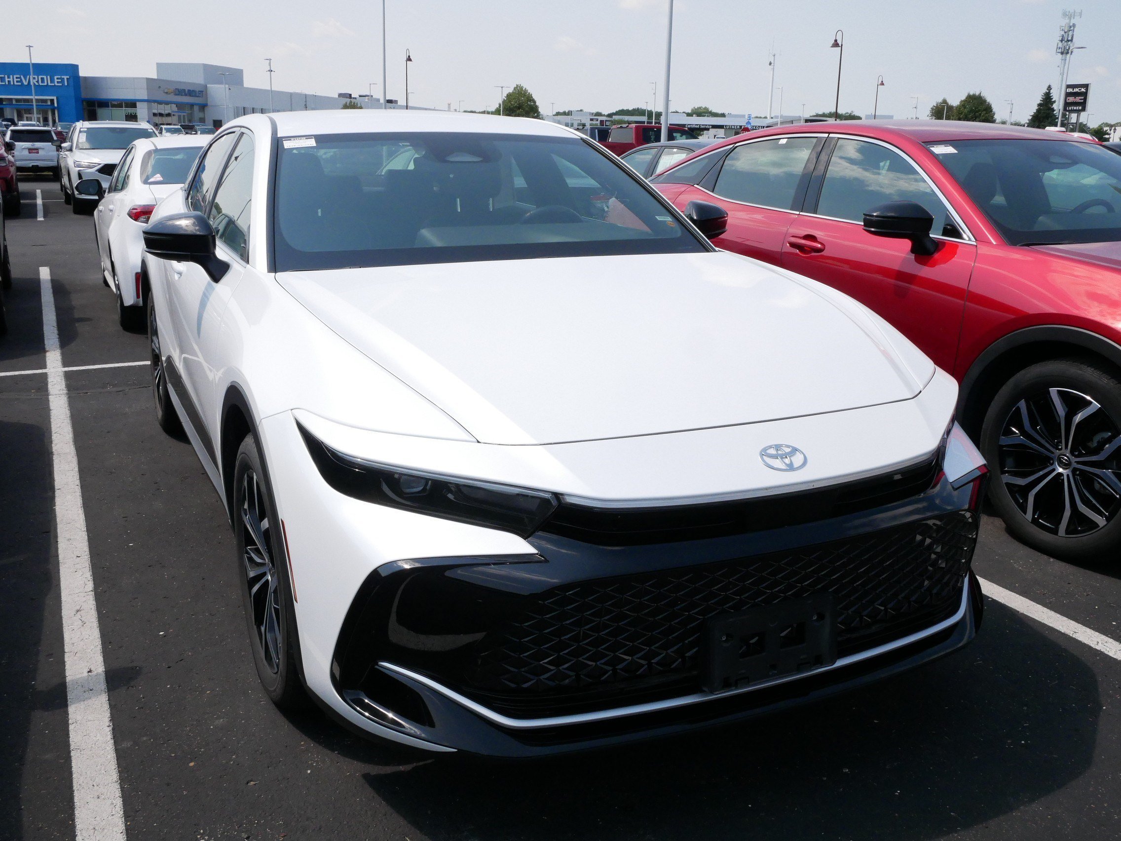 Used 2026 Oxygen White Toyota XLE image 2