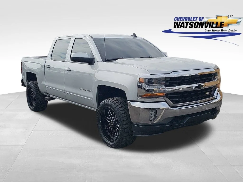 Used 2018 Silver Chevrolet LT image 1