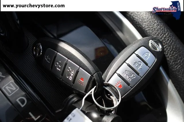 Used 2015 Black Nissan SL image 34