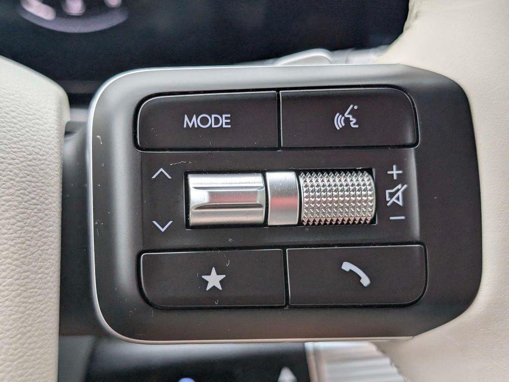 New 2026 Silver Hyundai SEL FWD image 25