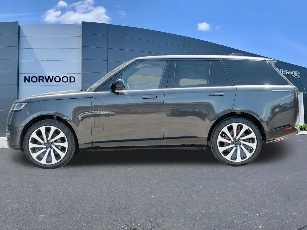 New 2026 Carpathian Grey Land Rover SE image 7