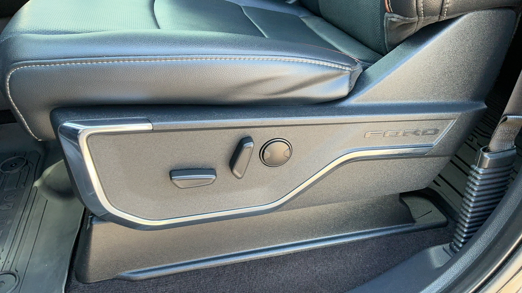 Used 2022 Black Ford Lariat image 19