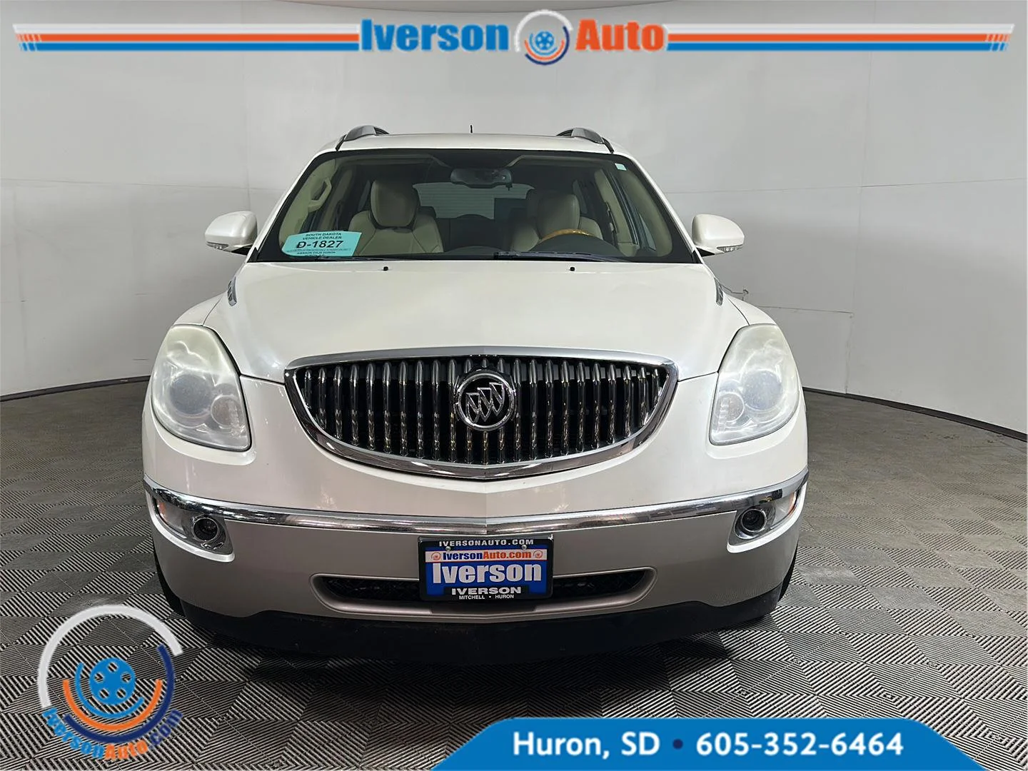 Used 2011 White Diamond Tricoat Buick CXL-2 image 2