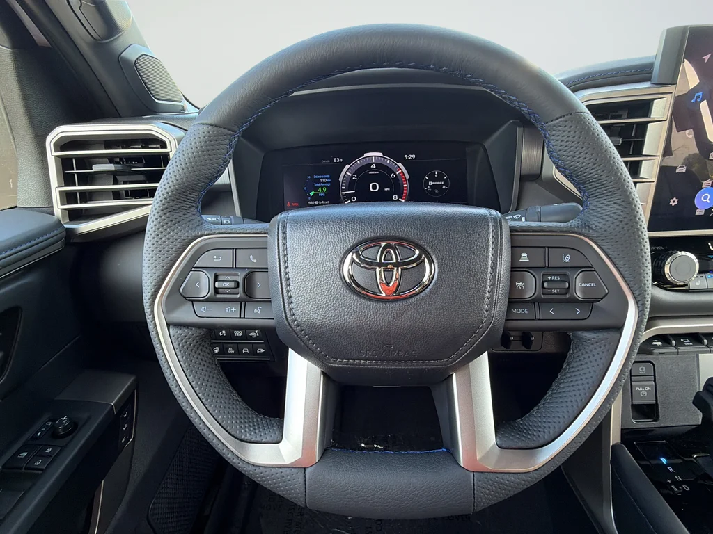 New 2026 Wind Chill Pearl <sup>1</sup> Toyota  Platinum image 33