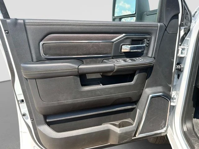 New 2026 Bright White Clear-Coat Exterior Paint RAM Laramie image 17