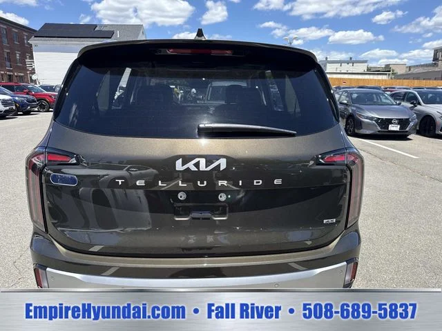 Used 2024 Green Kia SX-Prestige image 4