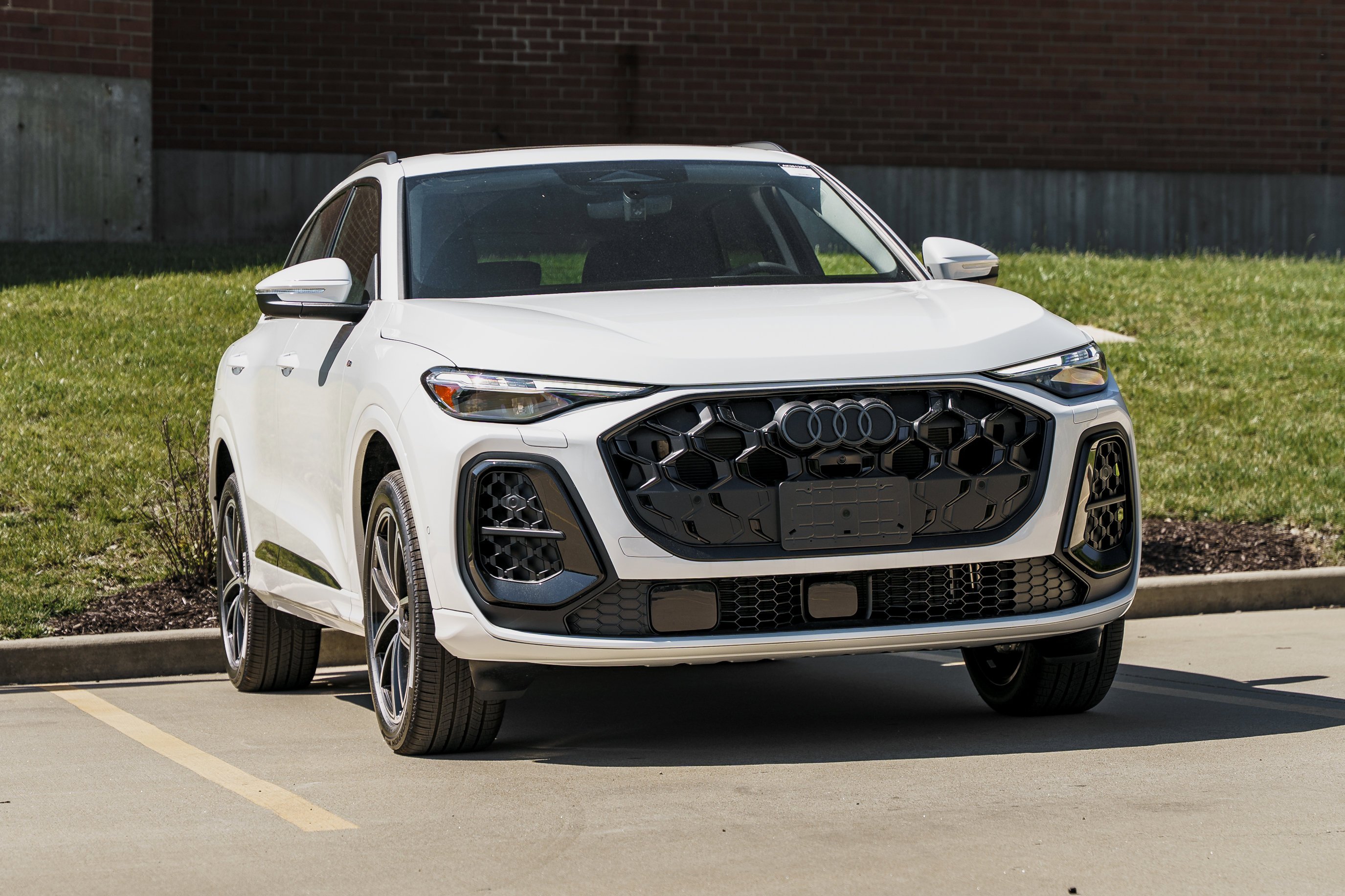 2026 Audi Q5 Premium Plus quattro's photo