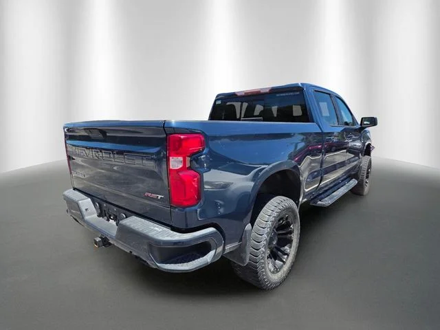 Used 2019 Blue Metallic Chevrolet RST image 4