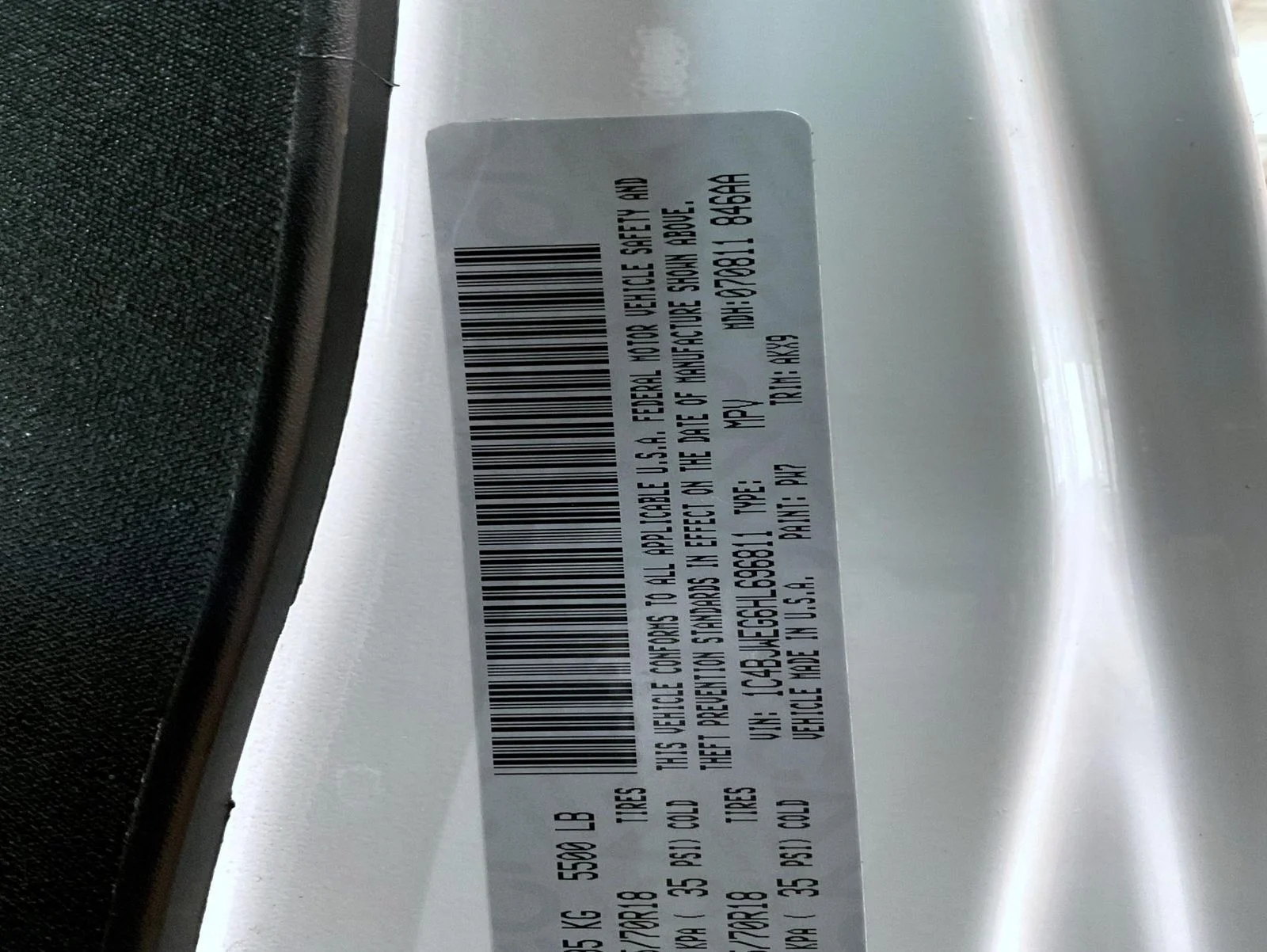 Used 2017 White Jeep Unlimited Sahara image 25