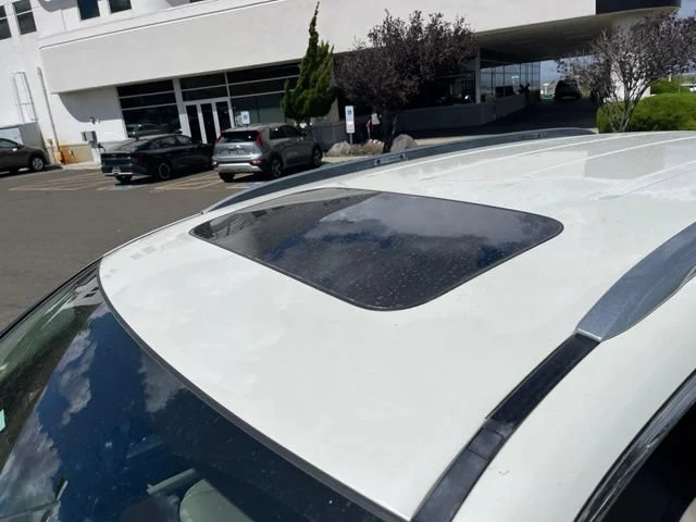 Used 2018 Diamond White Pearl Honda Touring image 13