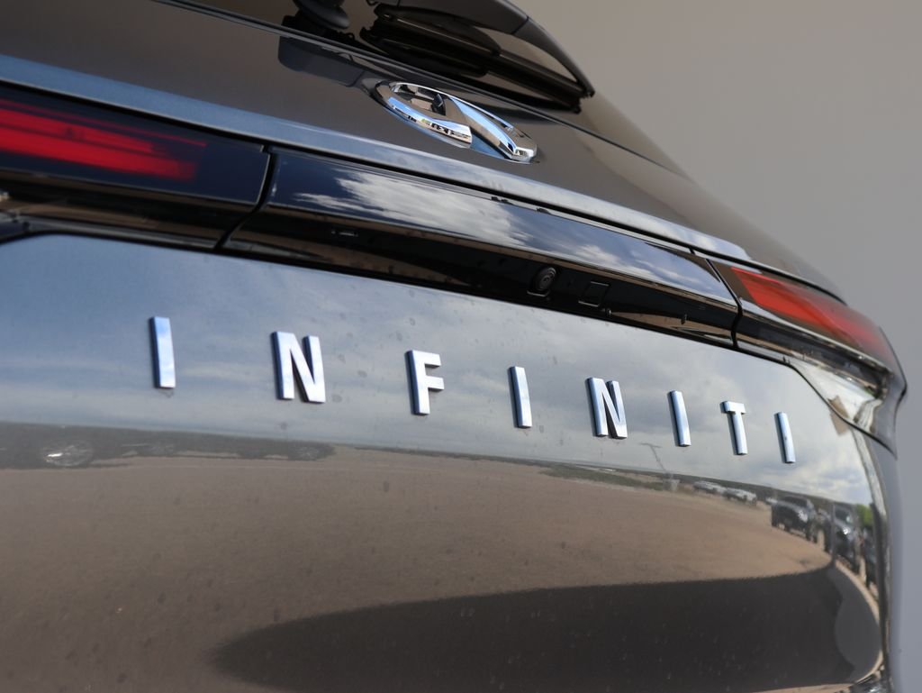 Certified Used 2025 Gray INFINITI PURE image 40