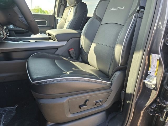 New 2026 Granite Crystal Metallic Clear-Coat Exterior Paint RAM Laramie image 6
