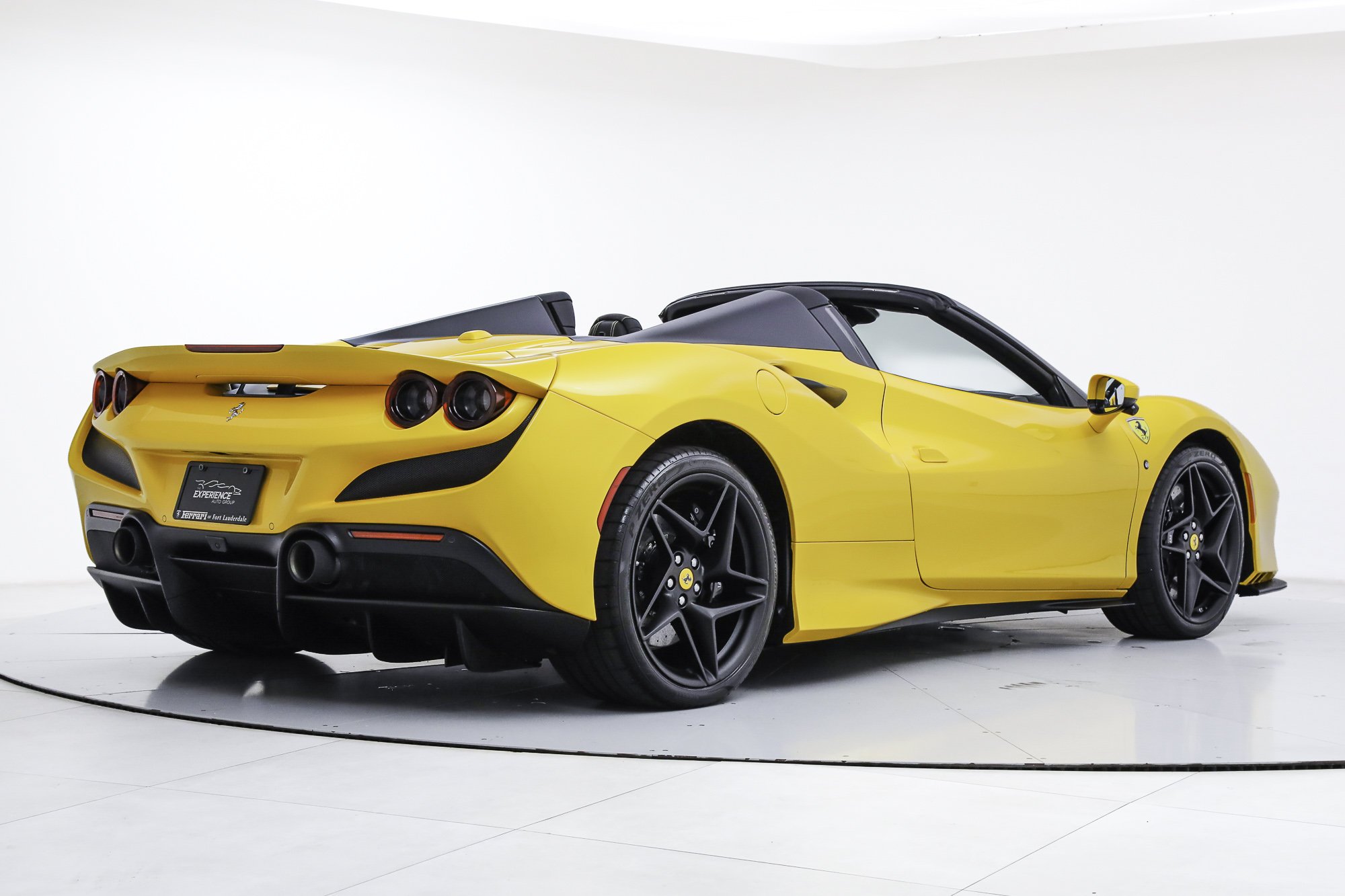 Used 2022 Yellow Ferrari  image 8