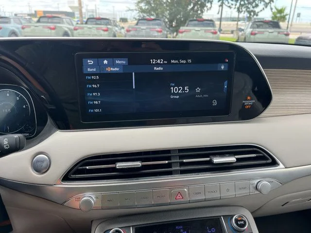 Used 2021 White Hyundai Calligraphy image 15