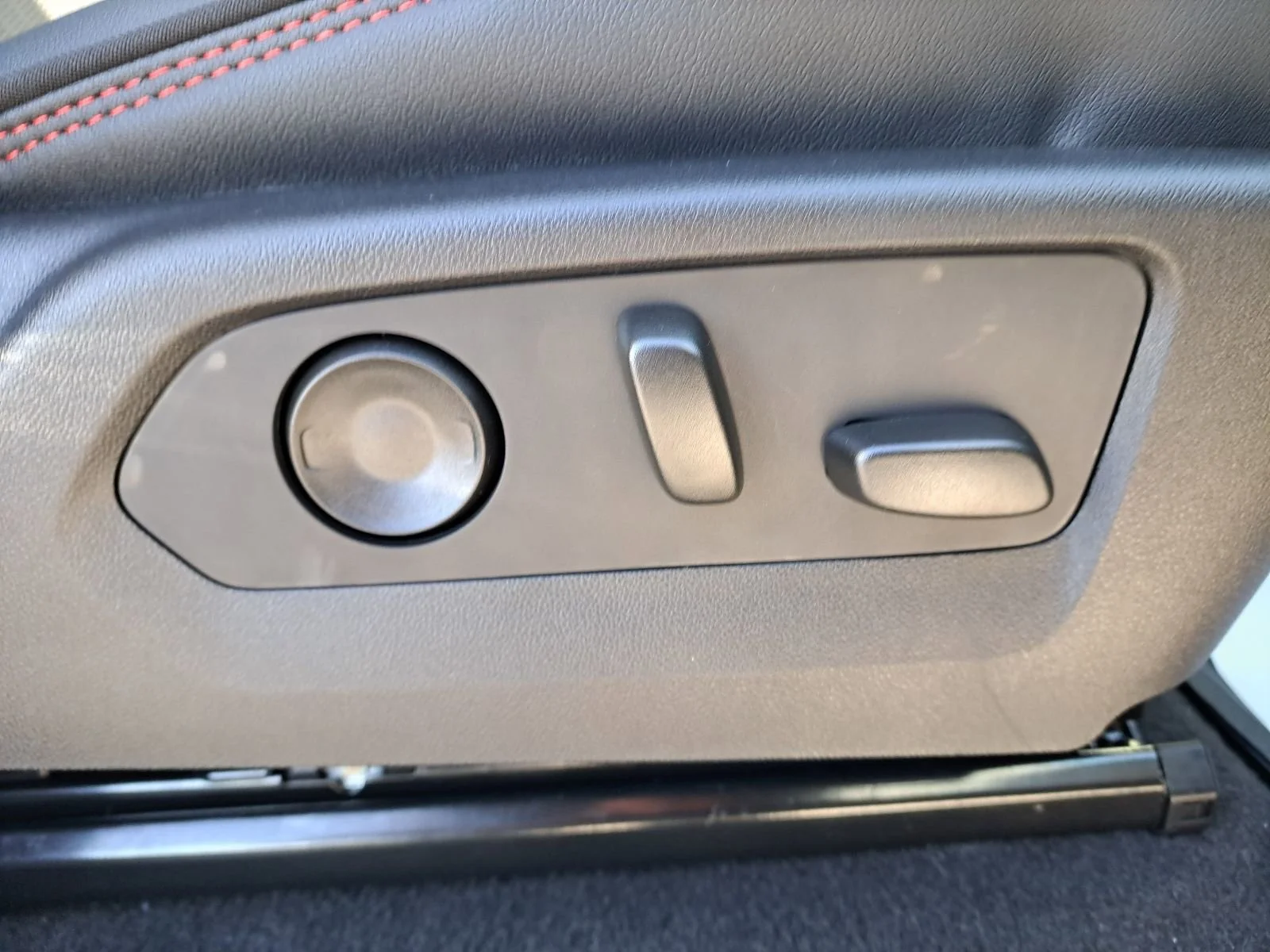 2026 GMC Canyon AT4X - Photo 32