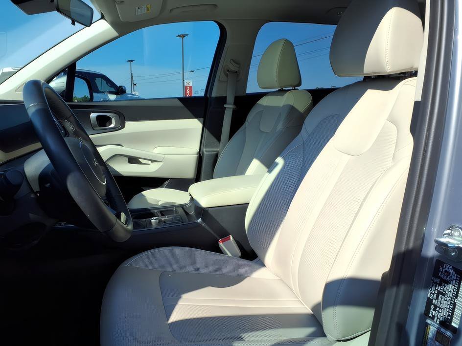 2025 Kia Sorento S - Photo 15